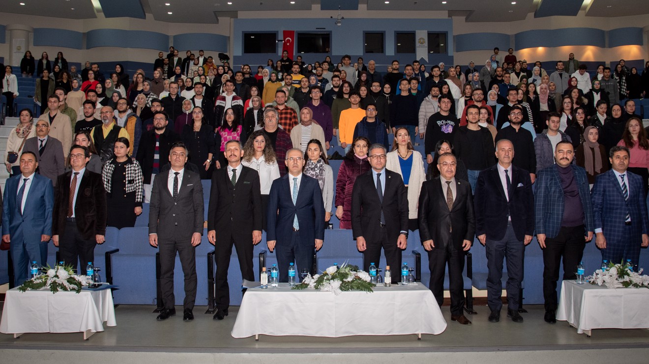 Selçuk Üniversitesinde ‘hukukta yabancı dilin yeri ve önemi’ anlatıldı